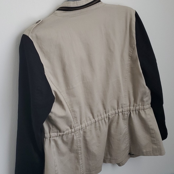 Jacket - Picture 5 of 7